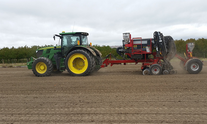Mike Kettle Contracting drilling oats and mustard