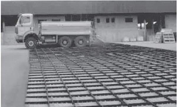 1400 tray matrix used to collect 18 simultaneous transverse tests on a Transpread “W” twin chain spreader From Lawrence, 2006